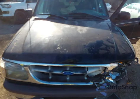 1997 Ford Explorer Eddie Bauer/Limited/Xl/Xlt z USA, uszkodzony, nr VIN 1FMDU34EXVZB79613